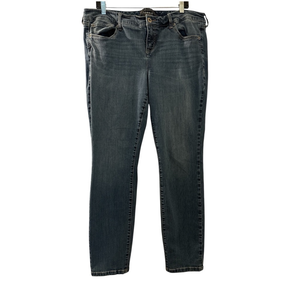 TORRID premium jeans, medium wash, sz 18R straight leg. Soft cotton blend denim.